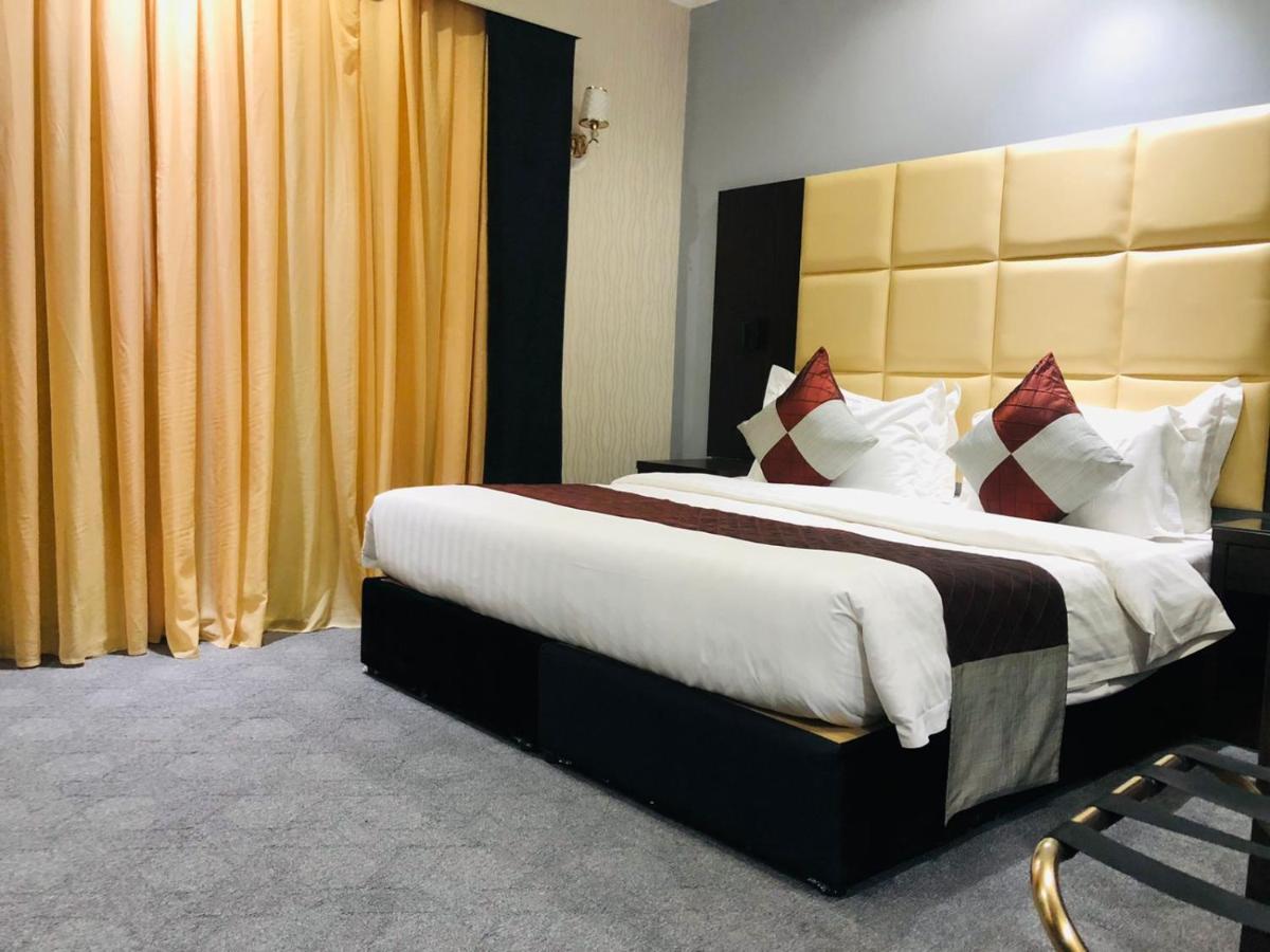M Platinum Hotel Medina Eksteriør billede