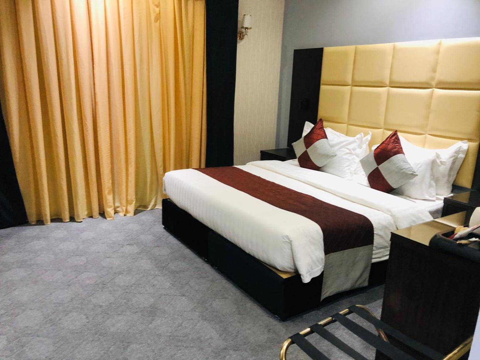 M Platinum Hotel Medina Eksteriør billede