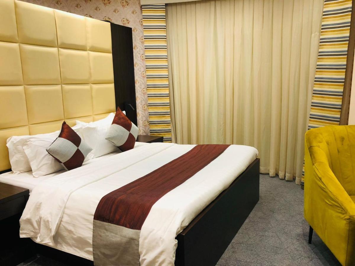 M Platinum Hotel Medina Eksteriør billede